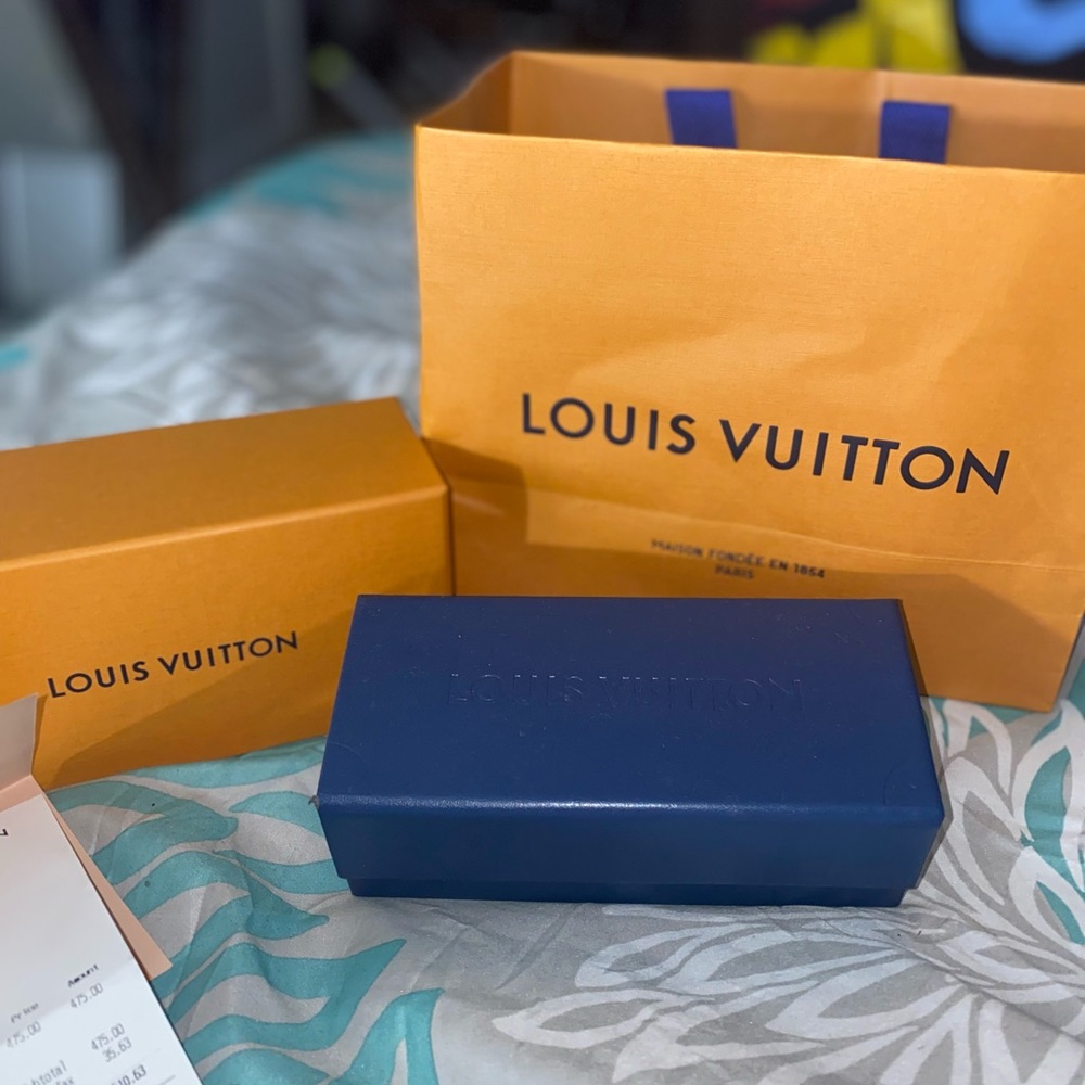 Authentic Louis Vuitton Glide square green marble sunglasses